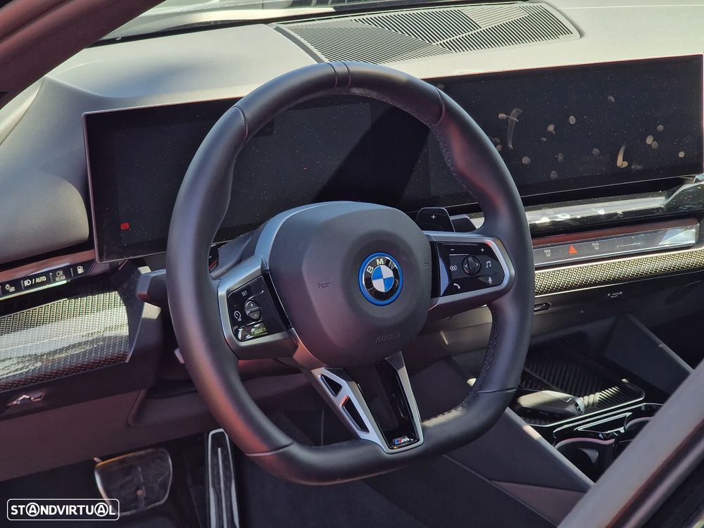 BMW 550 e xDrive Pack Desportivo M Pro - 24