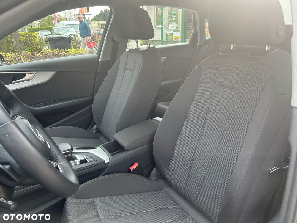 Audi A4 Limousine 35 TFSI mHEV Advanced S tronic - 11