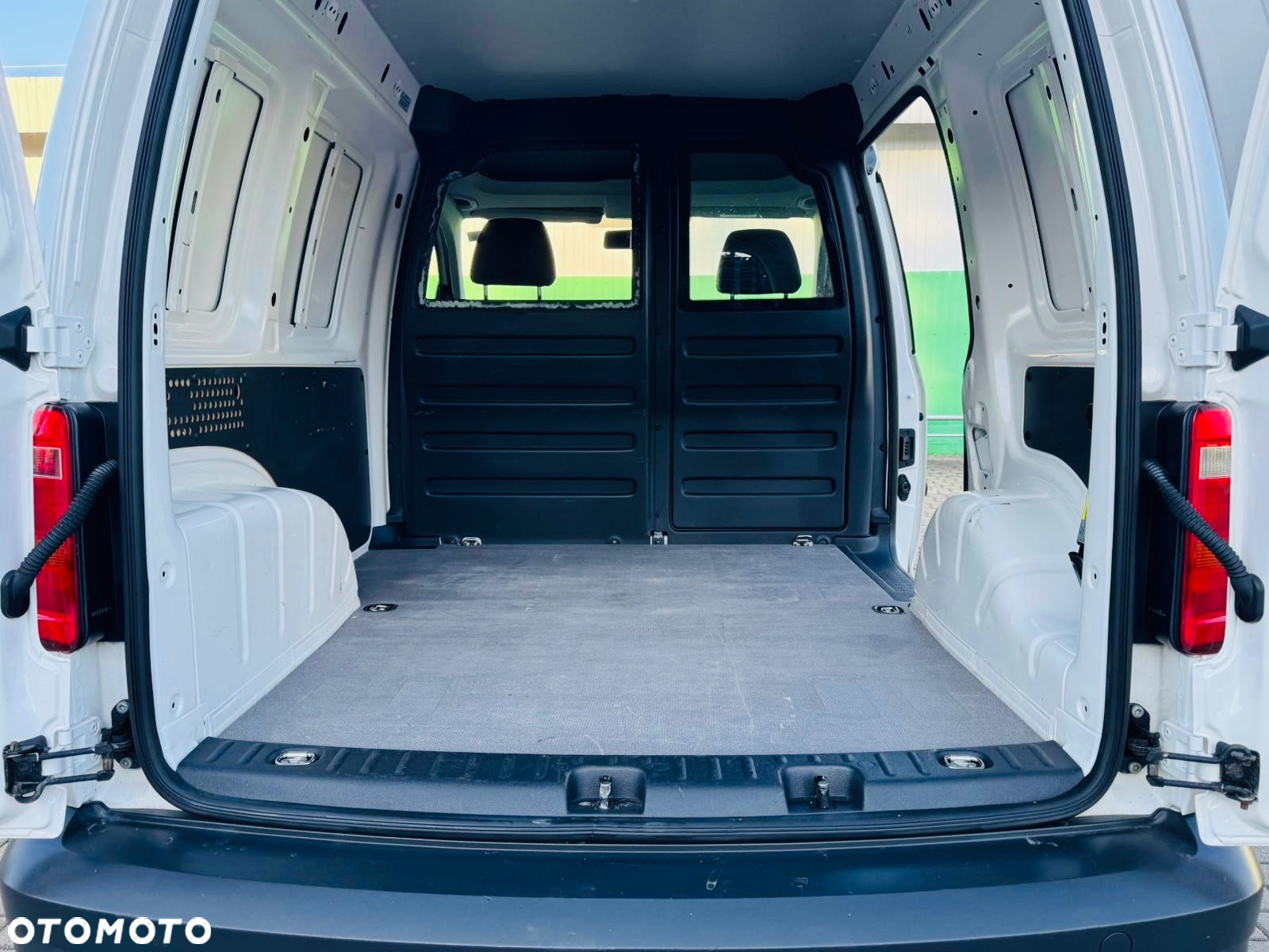 Volkswagen Caddy - 25