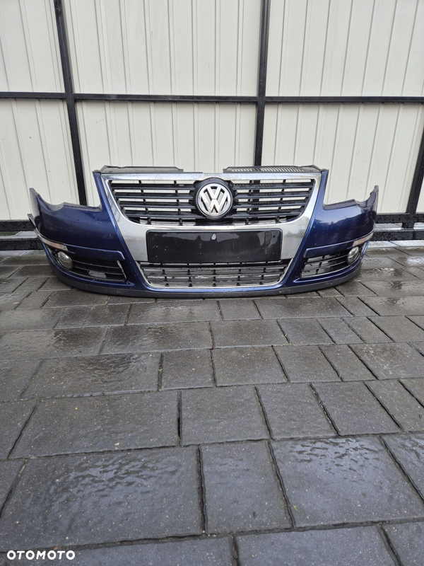 Zderzak przód przedni VW Passat b6 kod lak LD5Q