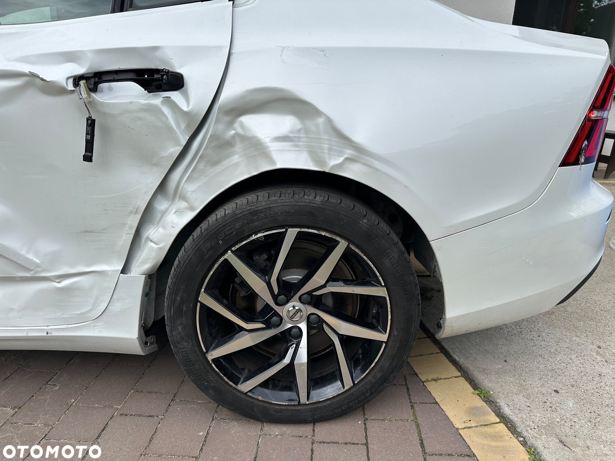 Volvo S60 T6 AWD Momentum Pro - 27