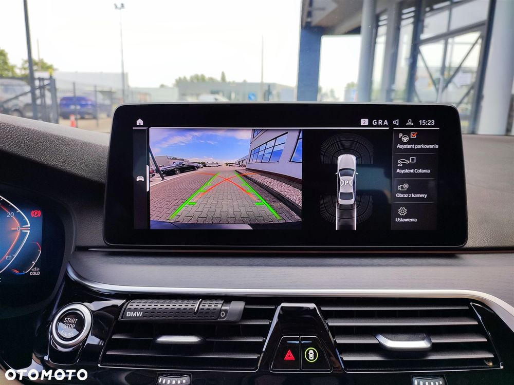 BMW Seria 5 520d xDrive MHEV - 17