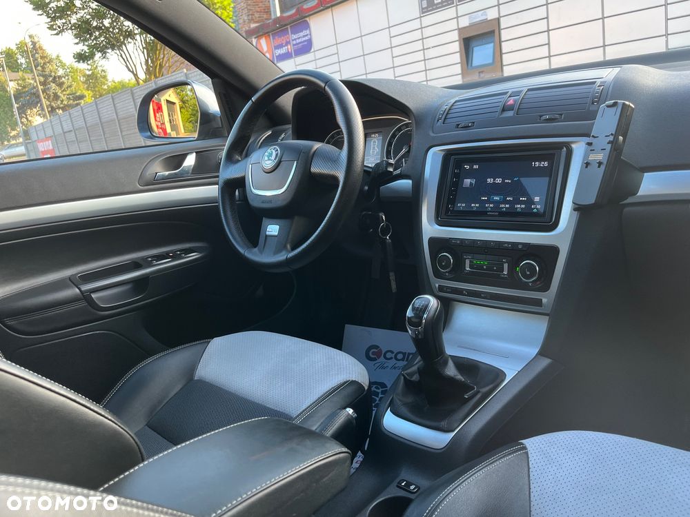 Skoda Octavia 2.0 TDI CR DPF RS - 13