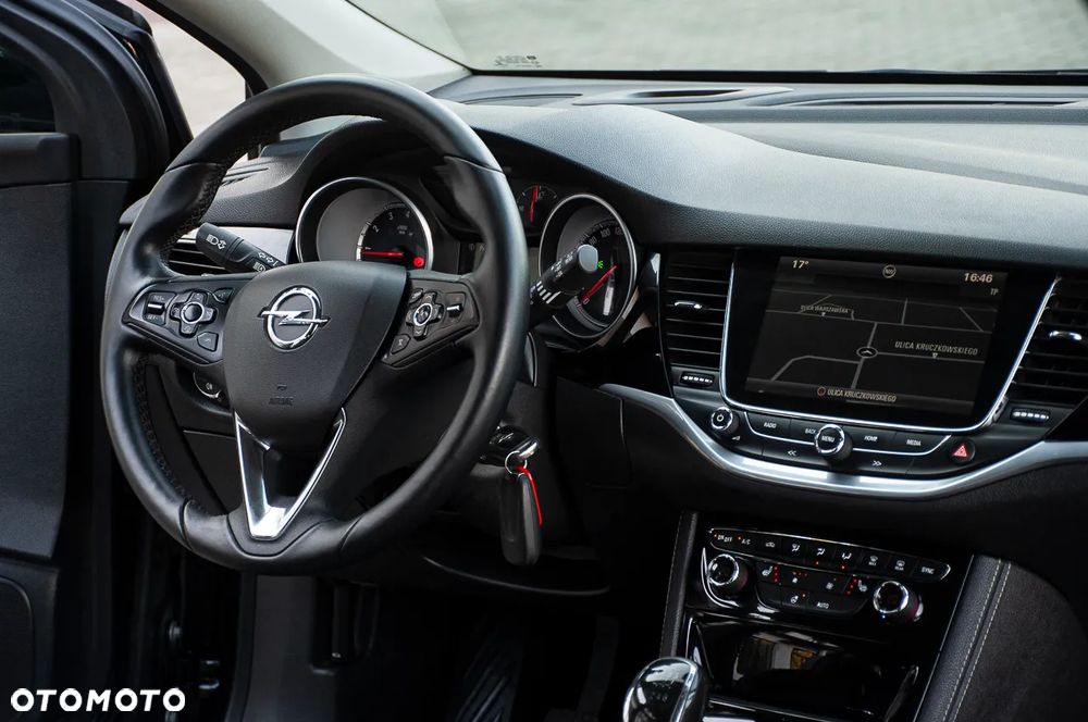Opel Astra 1.4 Turbo Innovation - 18