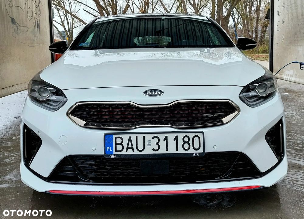 Kia ProCeed - 13