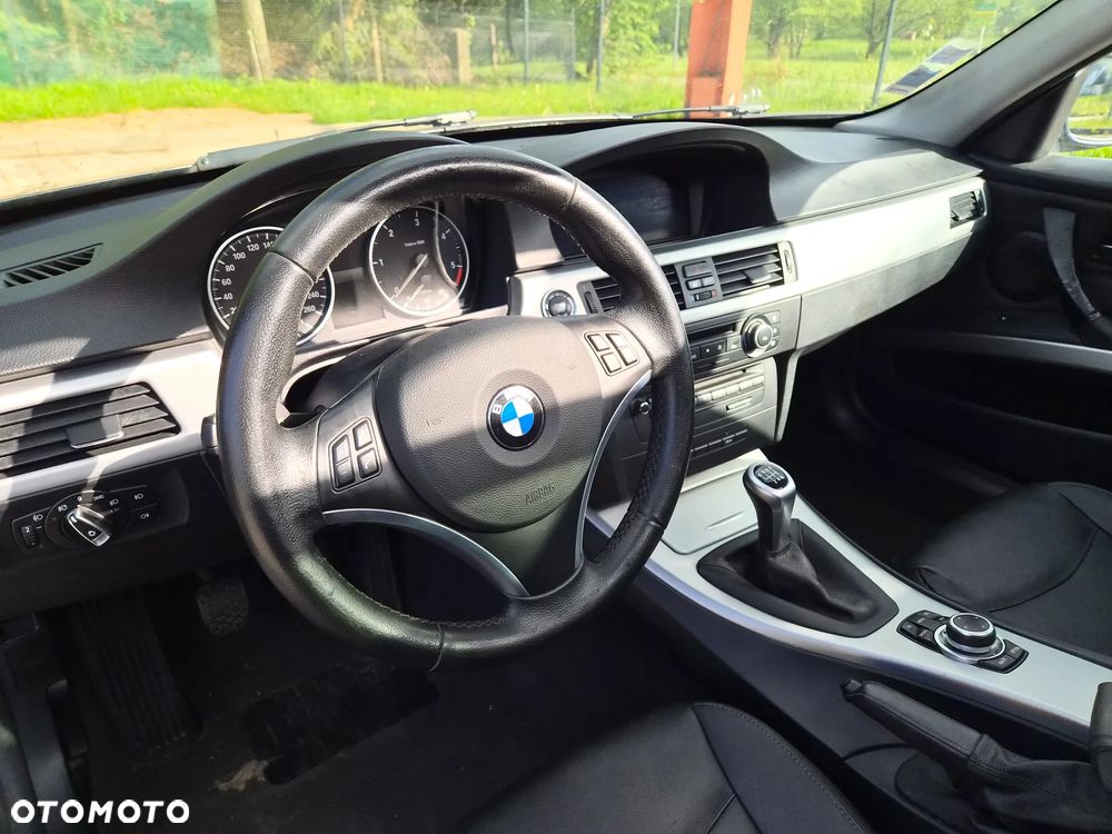 BMW Seria 3 318d DPF Edition Exclusive - 11