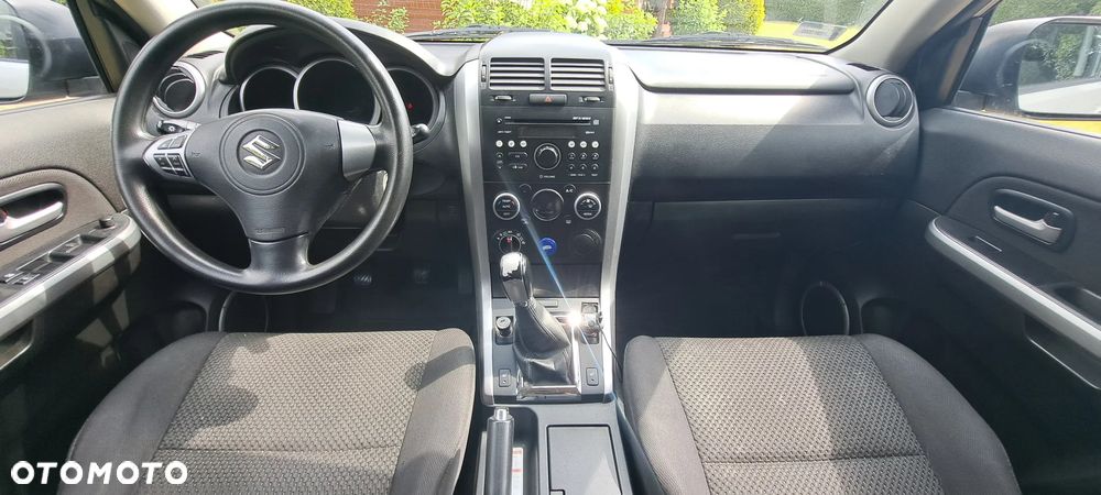 Suzuki Grand Vitara 2.0 - 7