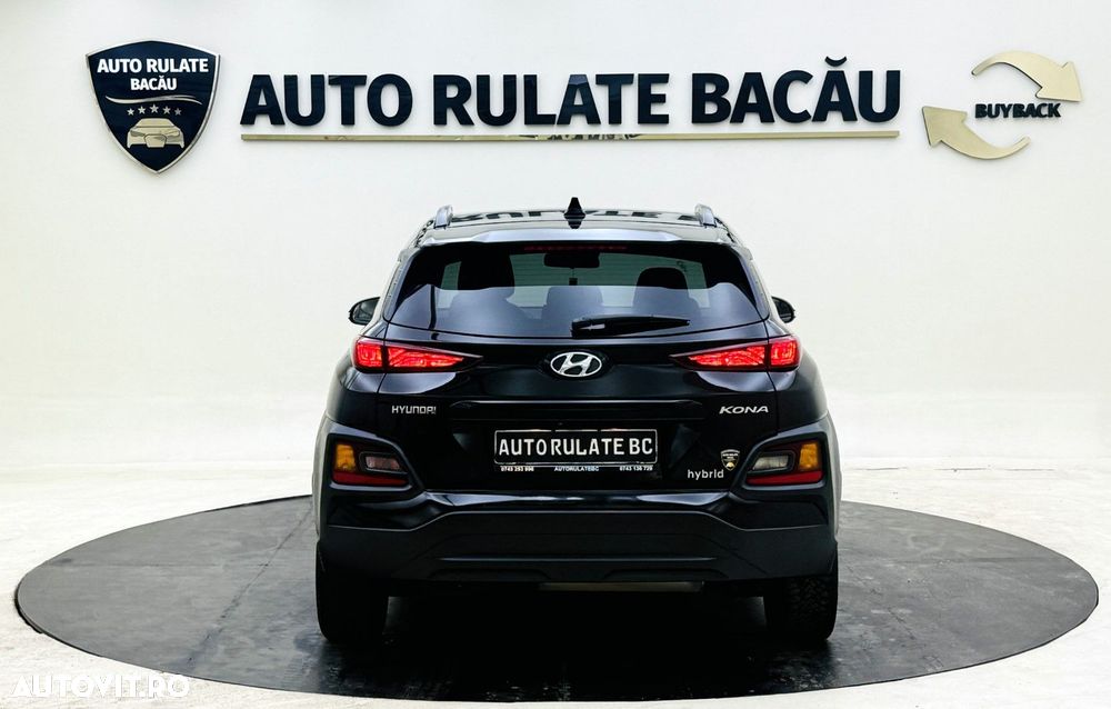 Hyundai KONA - 11