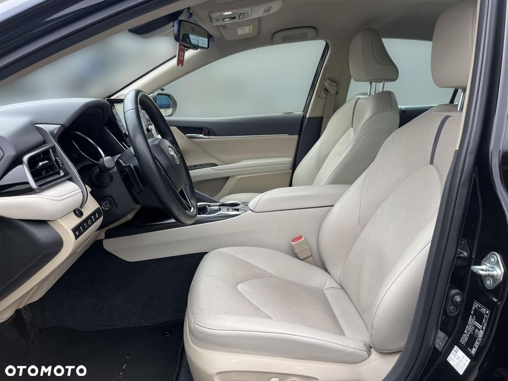 Toyota Camry 2.5 Hybrid Executive CVT - 15