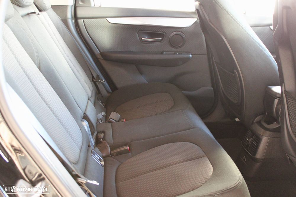 BMW 225xe Active Tourer - 13