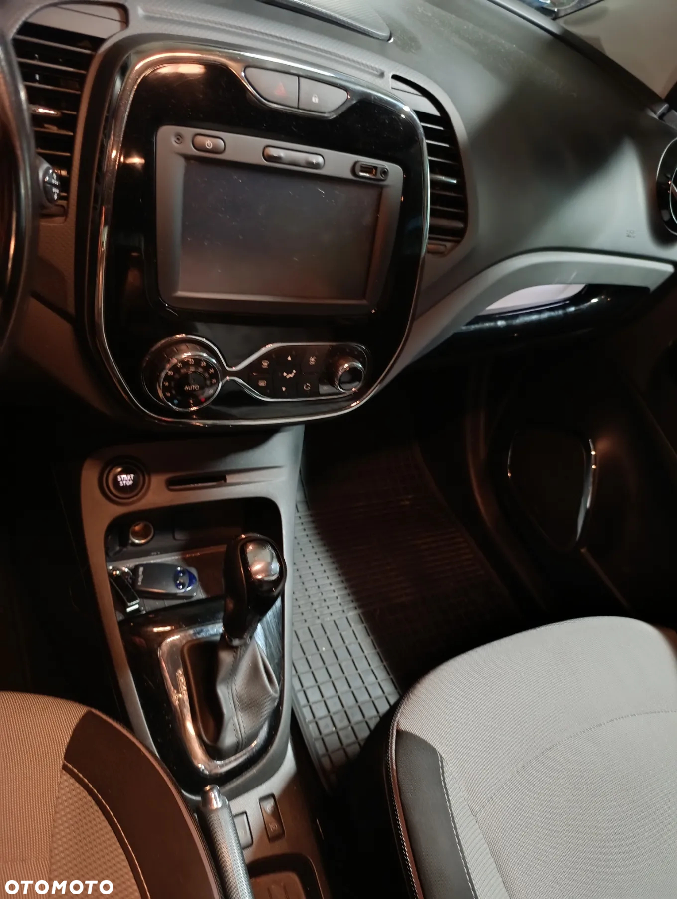 Renault Captur - 10