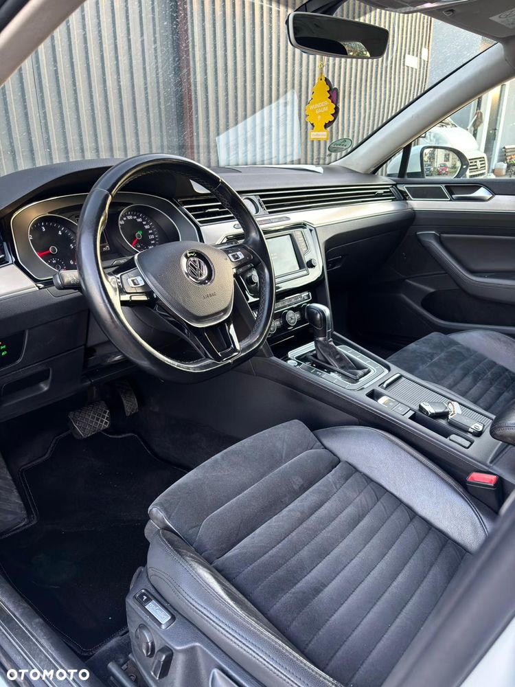 Volkswagen Passat 2.0 TDI (BlueMotion Technology) DSG Highline - 17