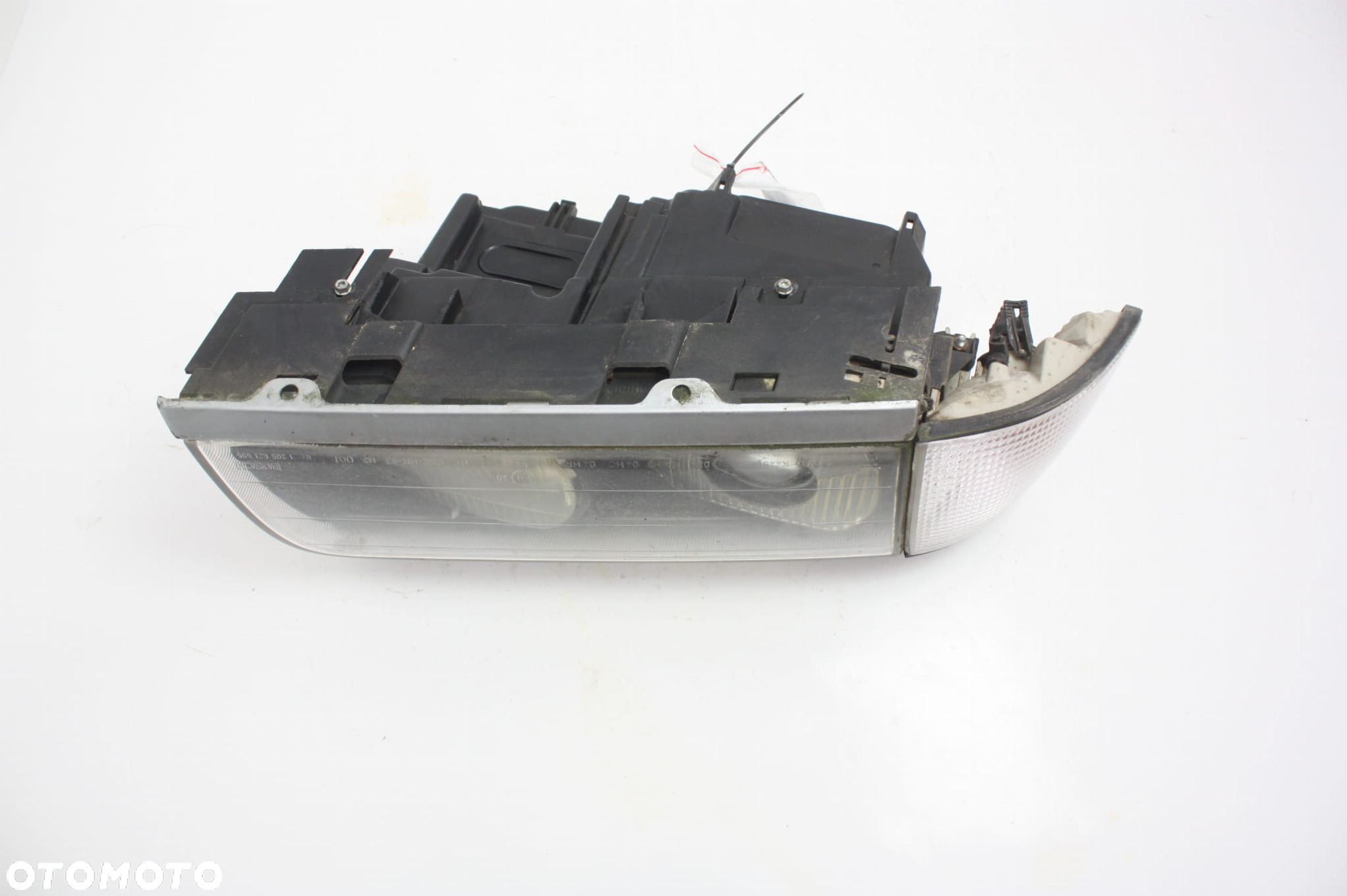 REFLEKTOR PRZEDNI PRAWY LAMPA BMW 728 E38 - 3