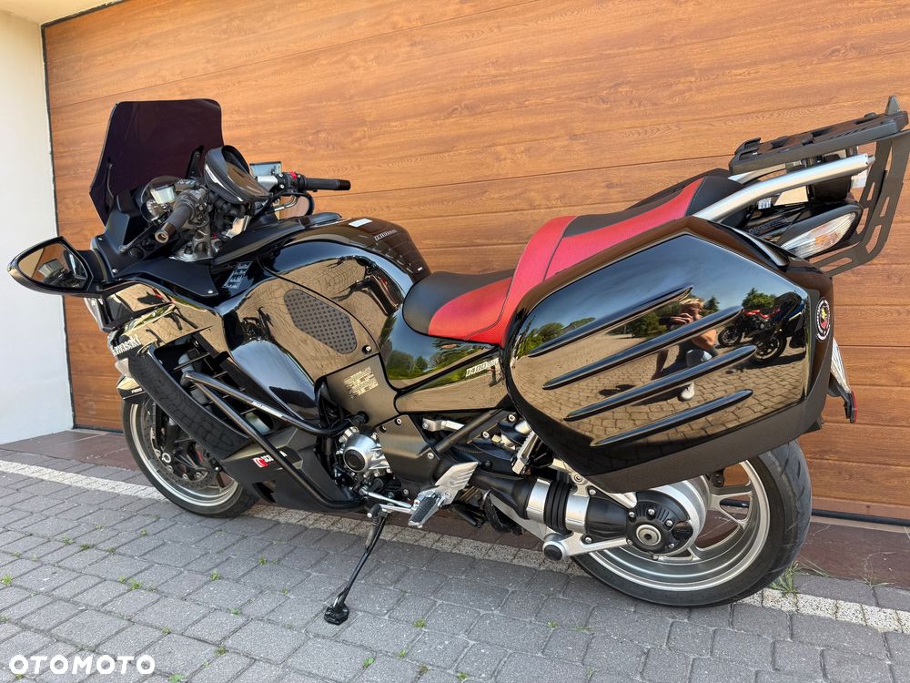 Kawasaki GTR - 16