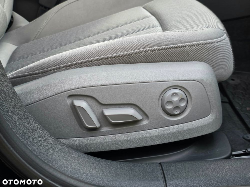 Audi A4 Avant 2.0 TDI ultra - 25