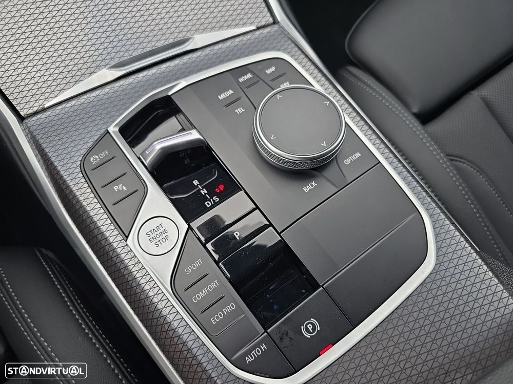 BMW 320 d Pack Desportivo M Pro Auto - 17