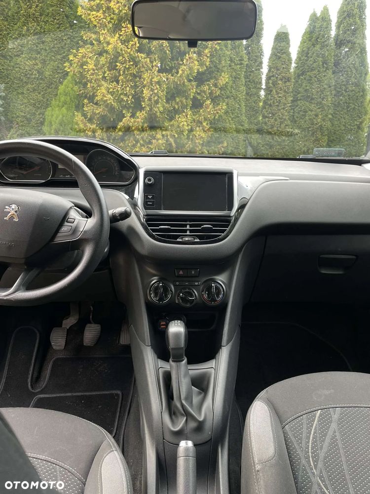 Peugeot 208 - 14