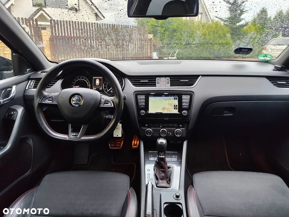 Skoda Octavia 2.0 TDI RS DSG - 15