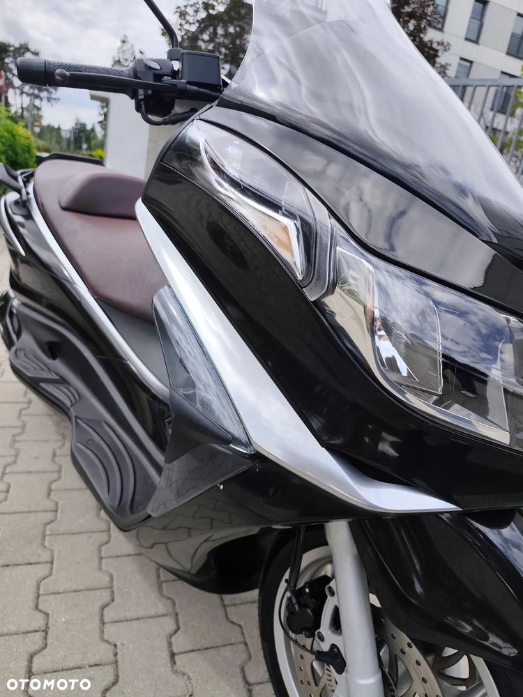 Piaggio X10 - 12