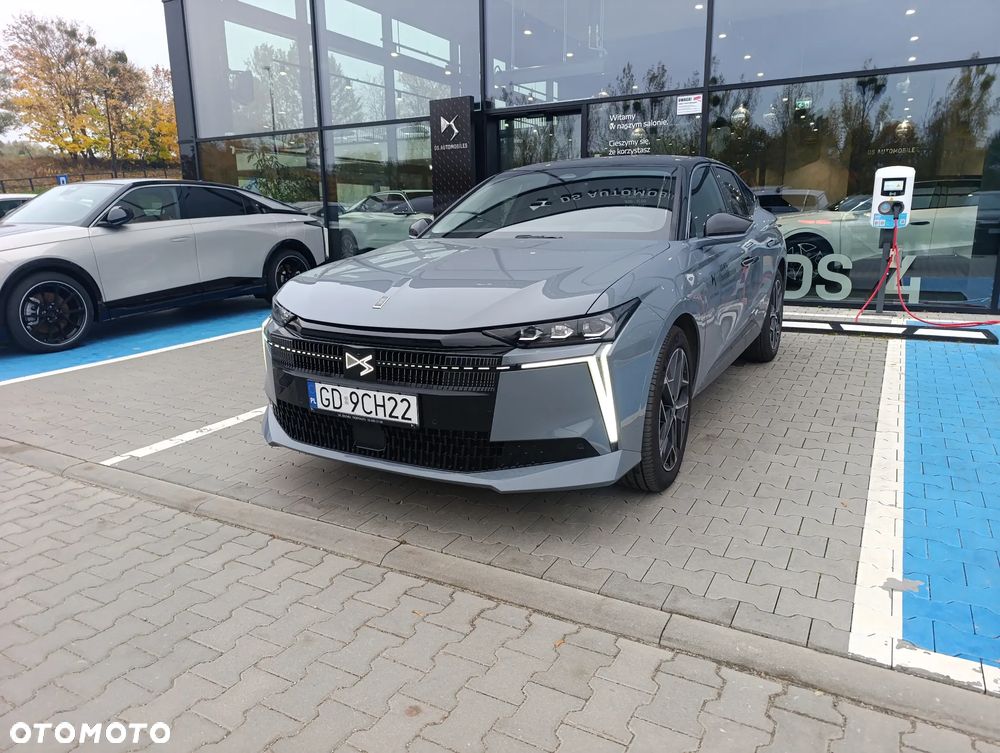 DS Automobiles N°4 - 4
