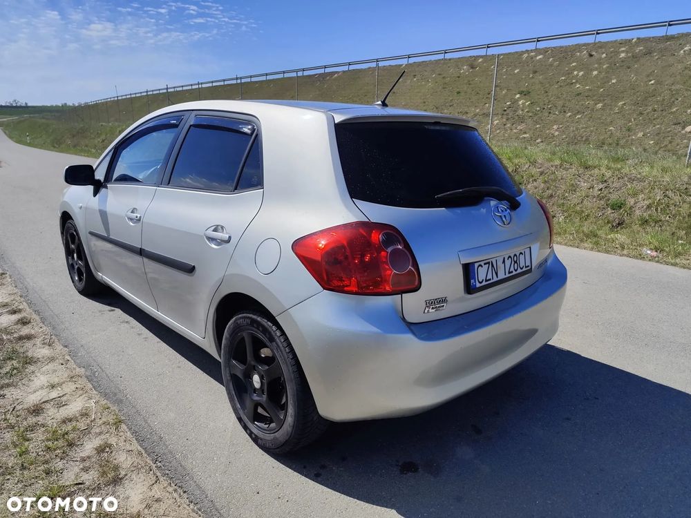 Toyota Auris 1.6 VVT-i Sol - 3