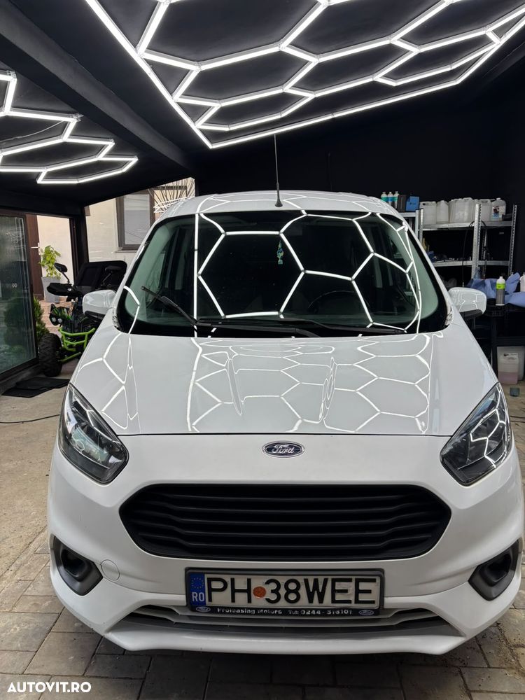 Ford Tourneo Courier 1.5 TDCi Trend - 10