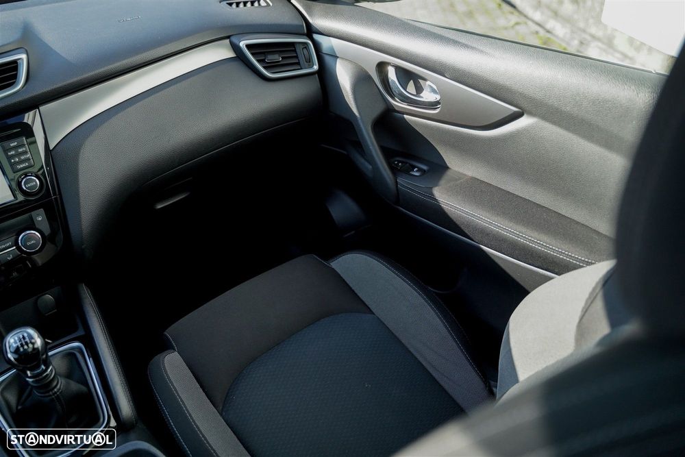 Nissan Qashqai 1.5 dCi N-Connecta 18 - 25