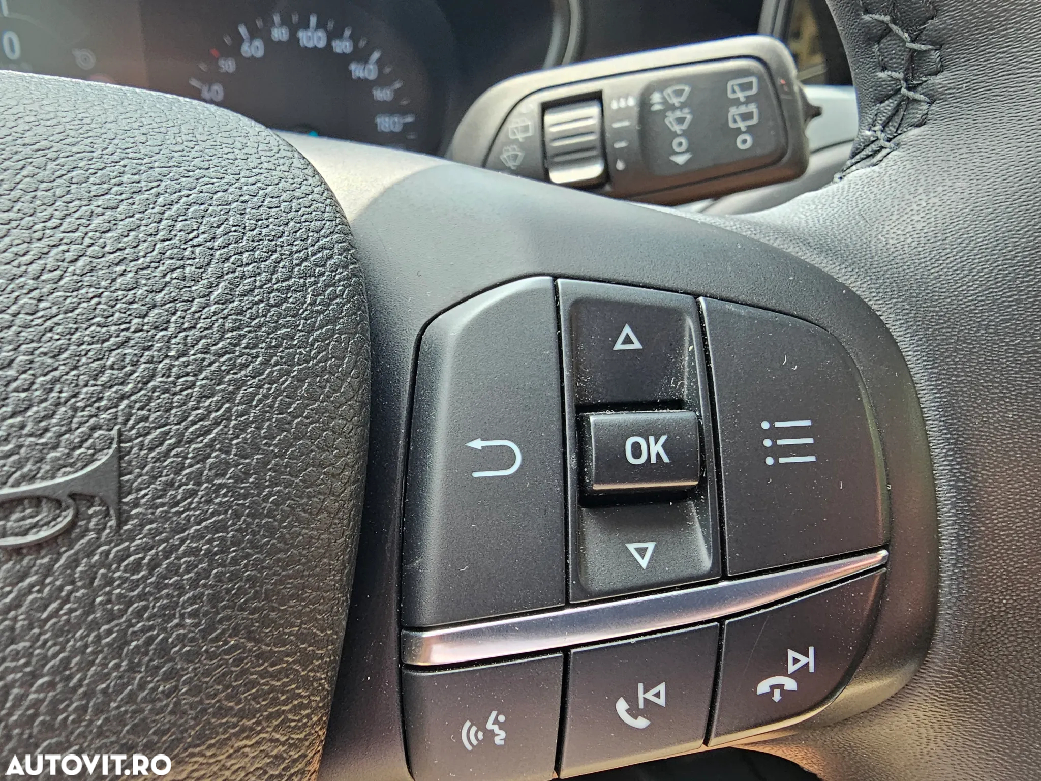 Ford Focus 1.0 EcoBoost Hybrid ACTIVE - 28