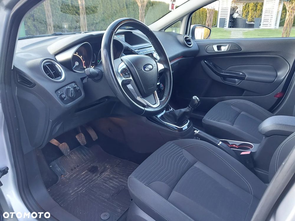 Ford Fiesta 1.0 EcoBoost STart-Stop Titanium - 23