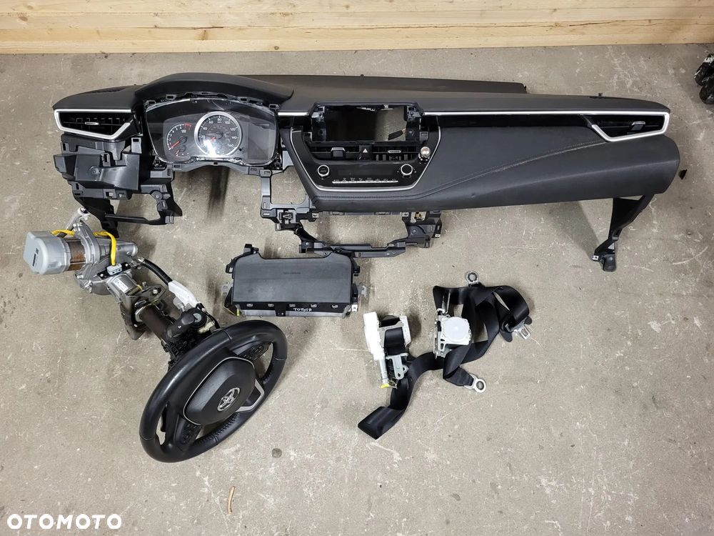 Toyota corolla e21 SE deska konsoleta pasy airbag kierowca pasezer - 8