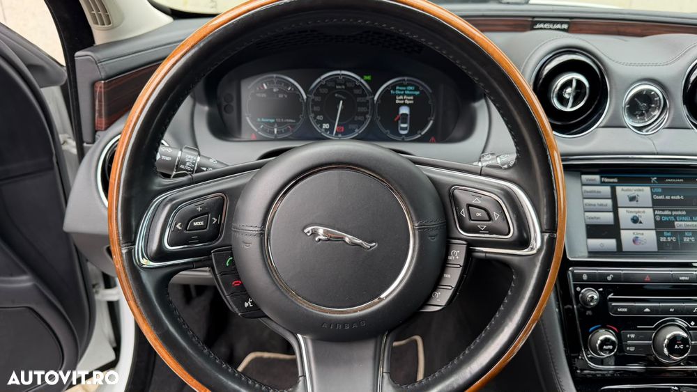Jaguar XJ 3.0 V6 Kompressor AWD Premium Luxury - 11