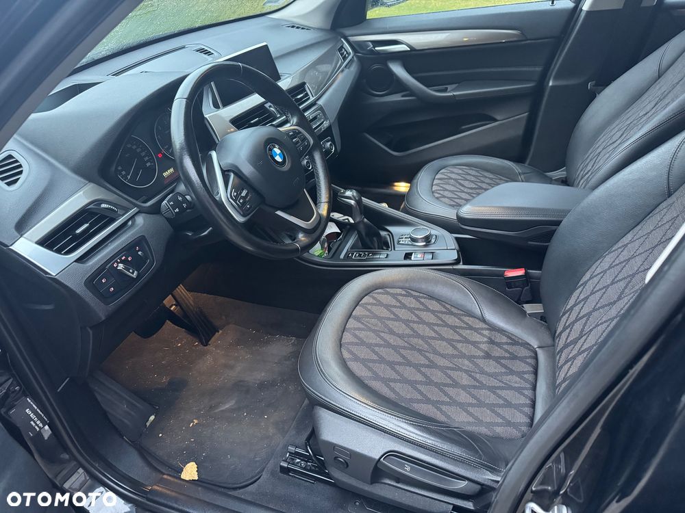 BMW X1 sDrive18d xLine - 31