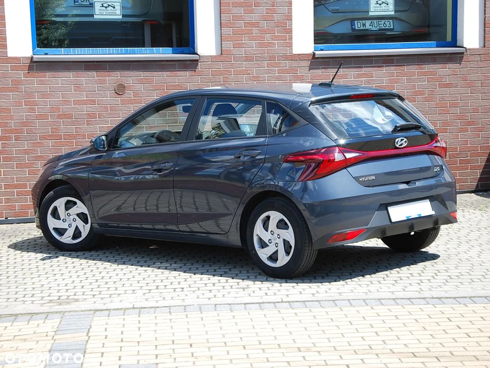 Hyundai i20 1.2 Pure - 21