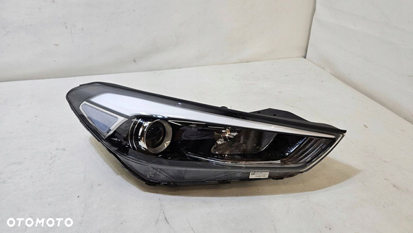 LAMPA PRZÓD PRZEDNIA PRAWA HYUNDAI TUCSON III 3 SOCZEWKA 92102D7000