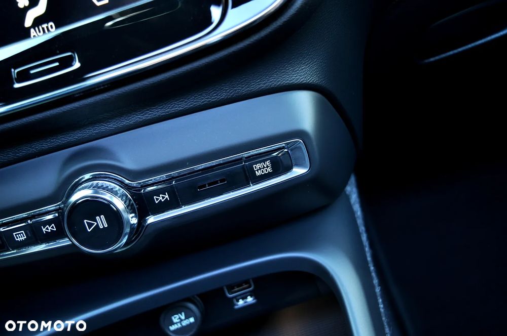 Volvo XC 40 T3 Geartronic RDesign - 26