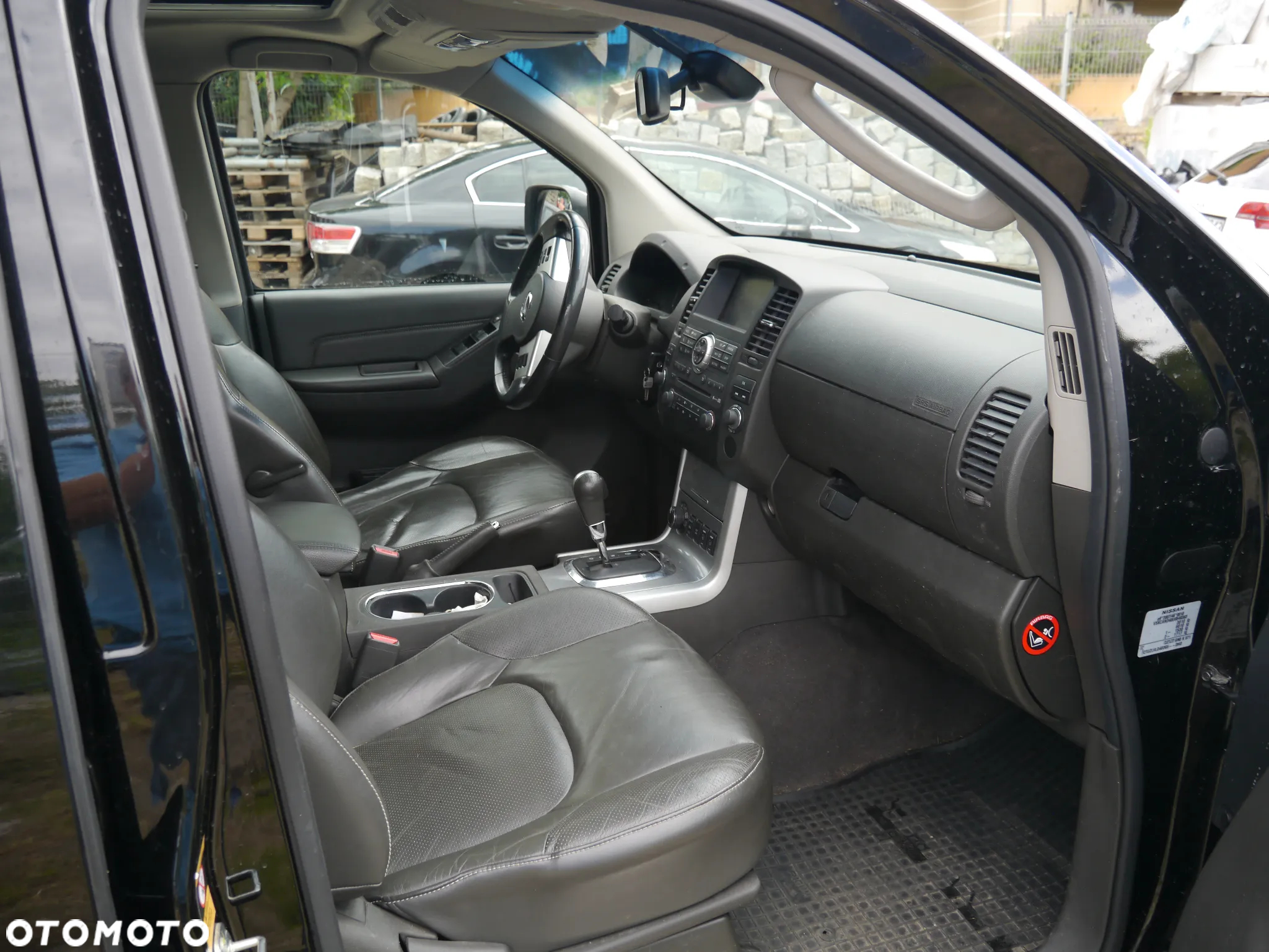 Nissan Navara 3.0 D V6 Platinum Long EU5 - 7