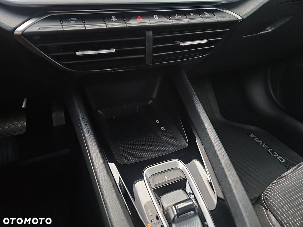 Skoda Octavia 1.5 TSI mHEV Selection DSG - 22