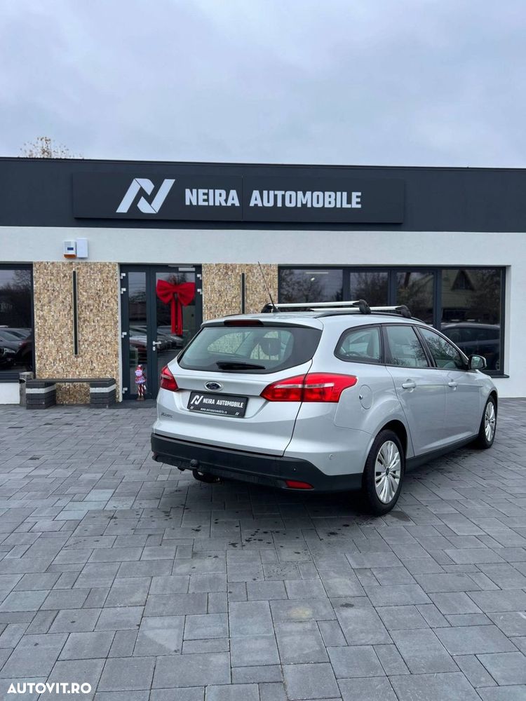 Ford Focus - 25