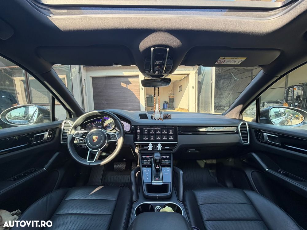 Porsche Cayenne Standard - 4