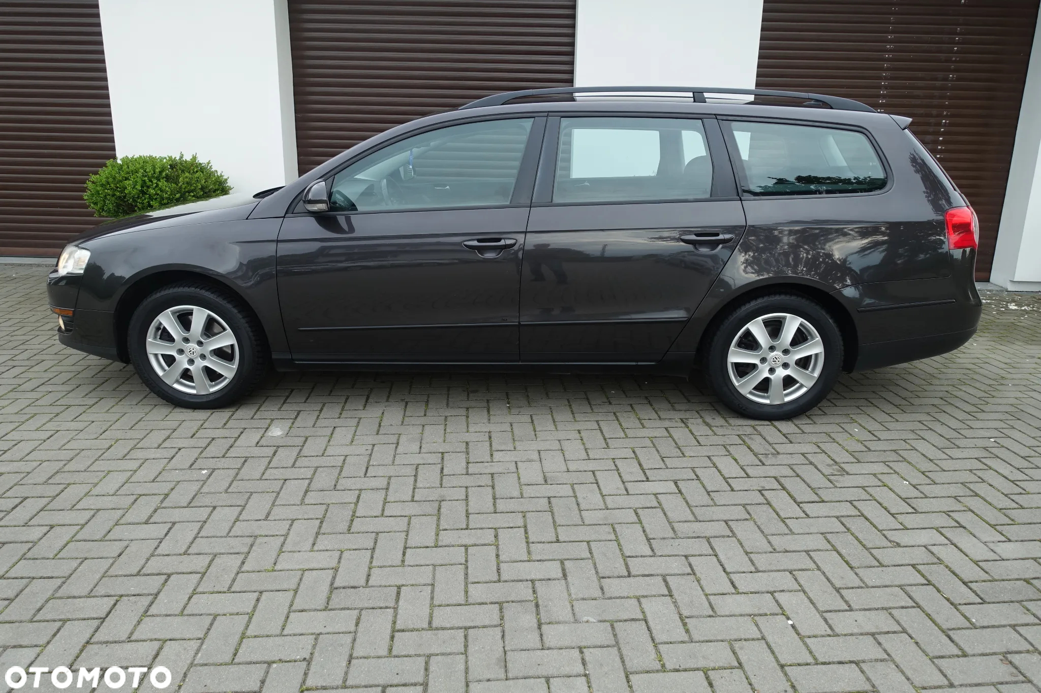 Volkswagen Passat 2.0 TDI DPF BlueMot Comfortline - 30