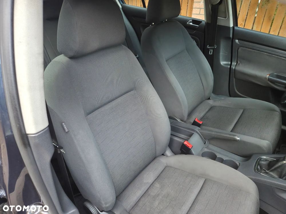 Volkswagen Golf - 18