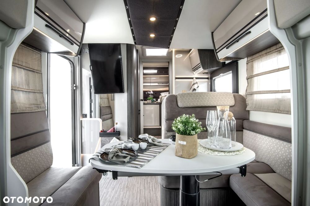 McLOUIS 865 - NOWY ZIMOWY 5 OSOB PÓŁINTEGRA 6,99M ZMM KAMPERY - 3