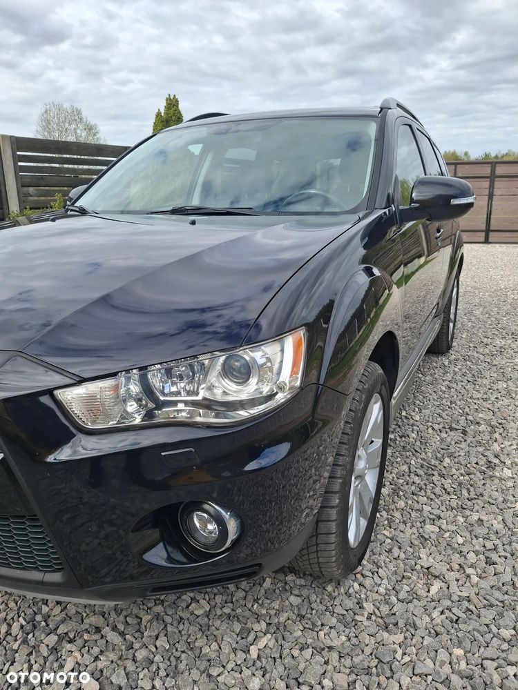 Mitsubishi Outlander 2011 photo 3