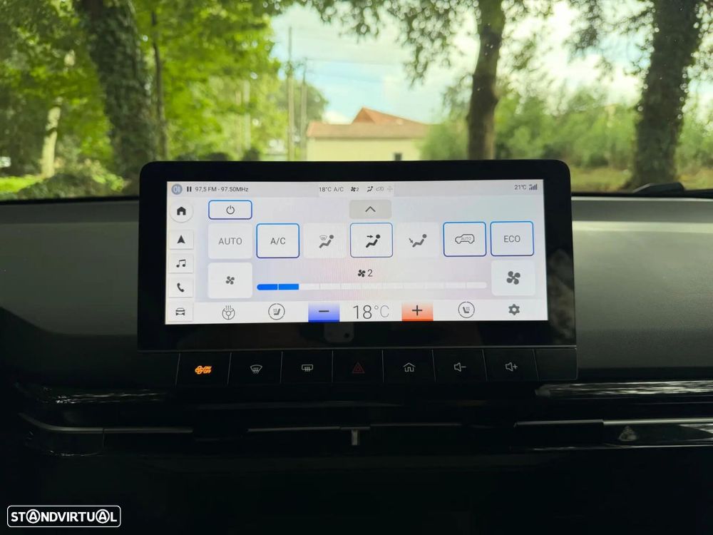 MG MG4 77 kWh Extended Range Luxury - 23