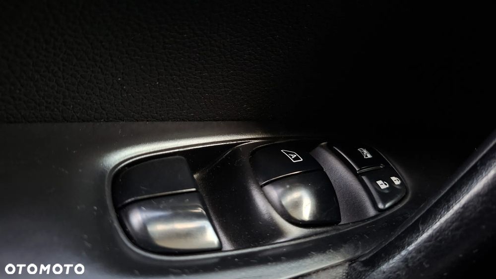 Nissan Qashqai 1.6 DCi ALL-MODE 4x4i ACENTA - 29