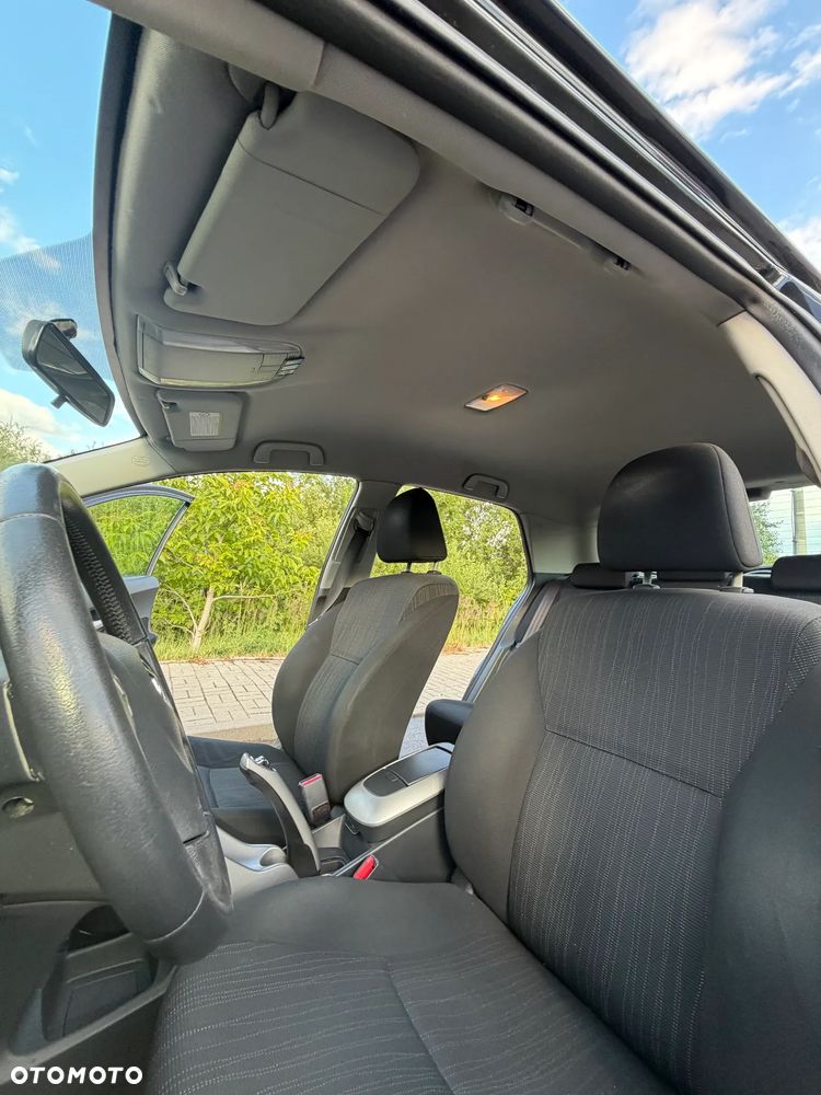 Toyota Auris 2.0 D-4D Sol - 9
