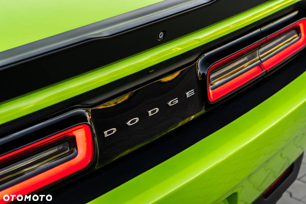 Dodge Challenger - 23