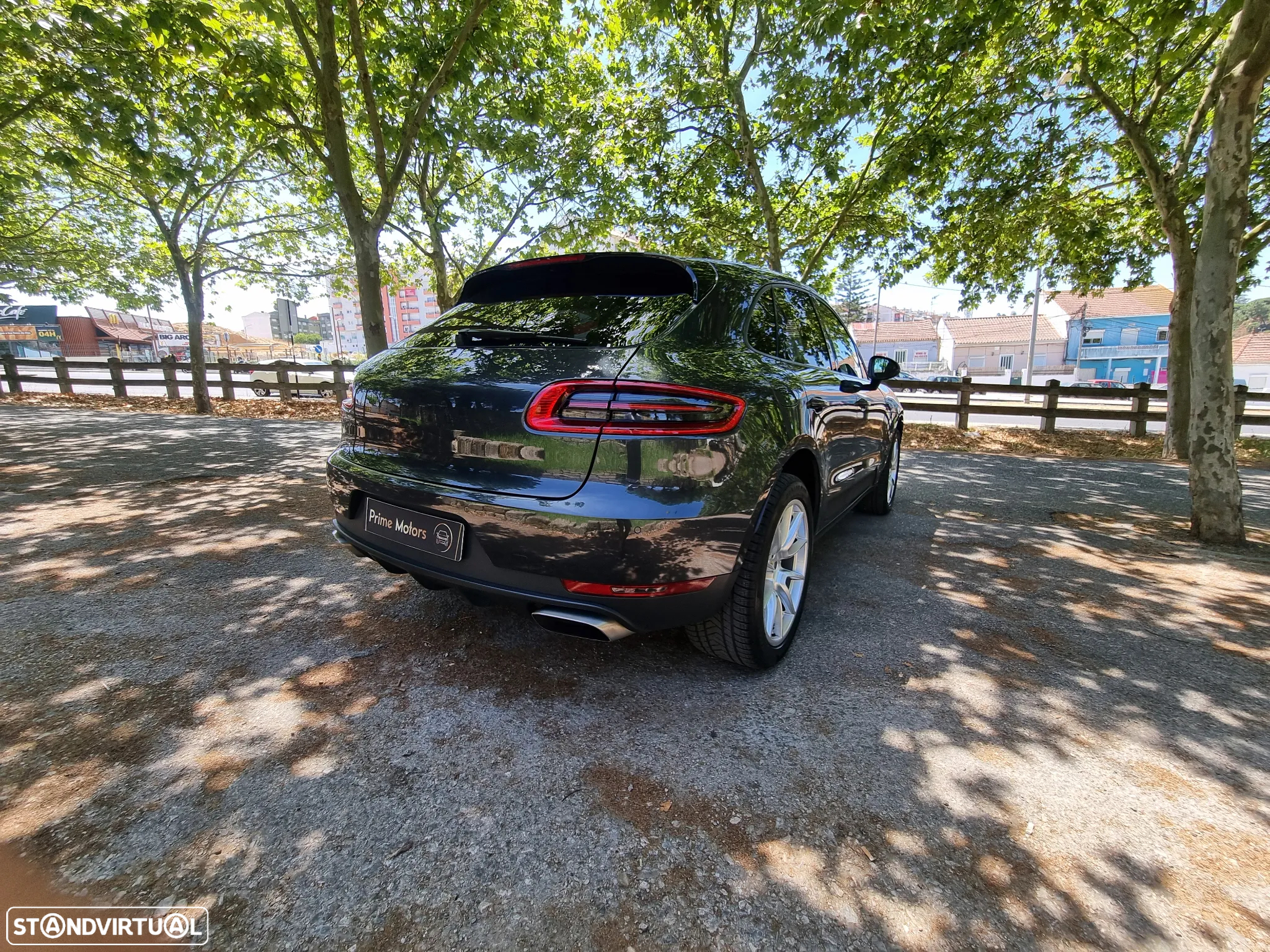 Porsche Macan Standard - 2