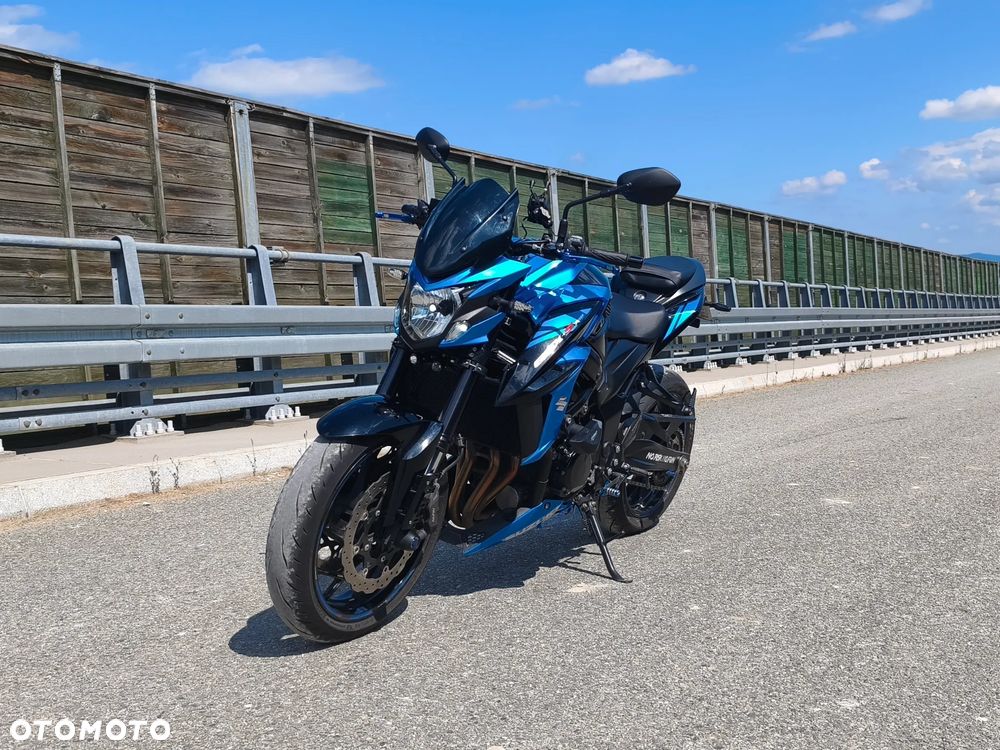 Suzuki GSX - 9