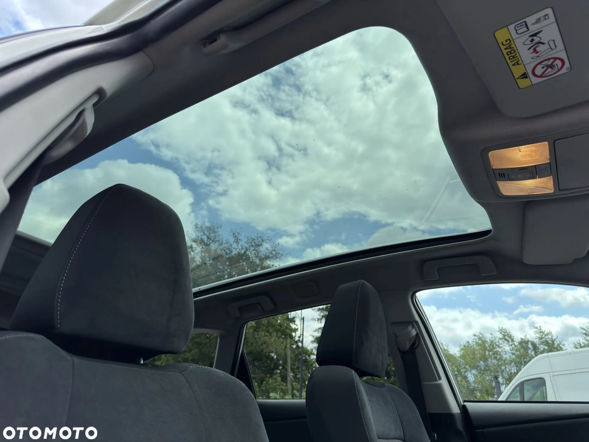 Toyota Auris Hybrid 135 Premium - 14